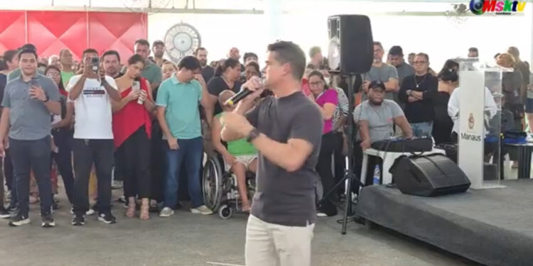 Entrega de 750 registros de imóveis no bairro São Lázaro