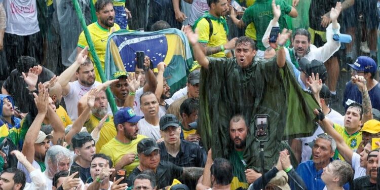 ACORDA, BRASIL! – Deitado eternamente em berço esplêndido?