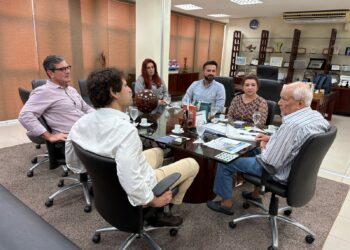 Antonio Silva recebe representantes da Hapvida na FIEAM