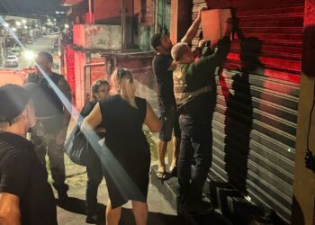 Polícia autua bares e adegas e manda cortar a luz