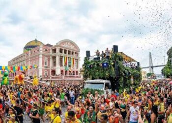 Escolas de Samba na Preparação para carnaval