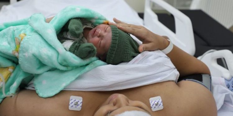 Primeiro bebê de 2026 em Manaus é do Armando Mendes