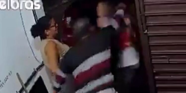 Repórter apanha após alertar mulher sobre possível chifre em Itacoatiara