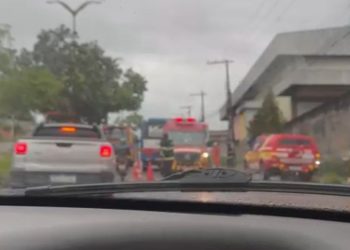 VÍDEO. Grave acidente deixa dez feridos em colisão de veículos