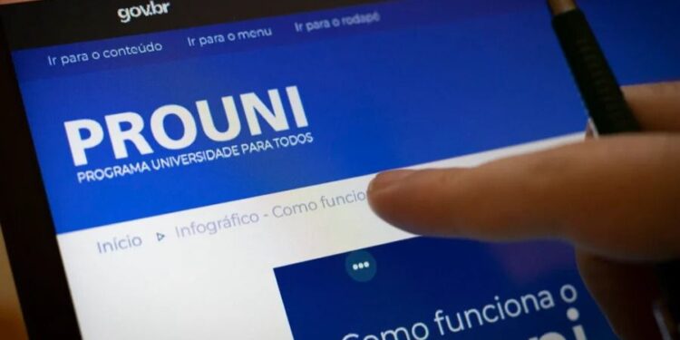 Termina hoje o prazo de comprovação para 226 mil candidatos do Prouni