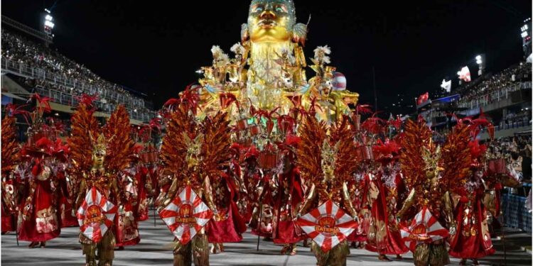 Unidos do Viradouro é campeã do Grupo Especial do Rio