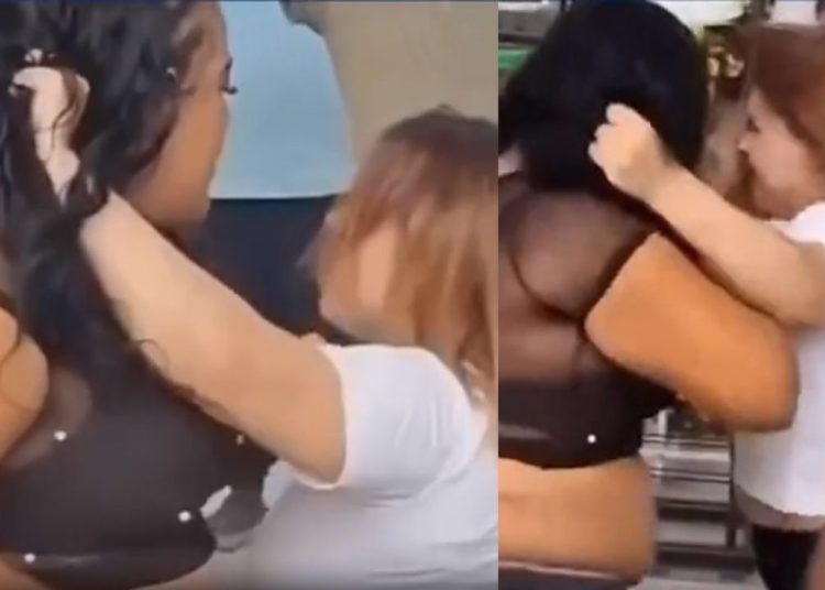 Ao ver o marido comprando fio dental para amante, mulher arruma barraco no meio da rua