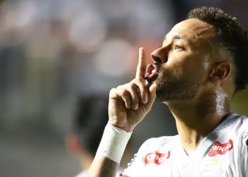 Neymar faz chover com 2 gols no Vasco