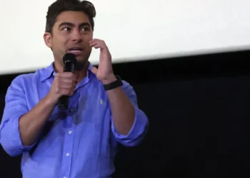 Thairo Arruda deixa o Botafogo após atrito com John Textor e instabilidade financeira