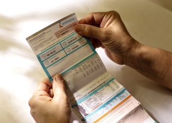Aneel mantém bandeira verde em março e consumidores seguem sem taxa extra na conta de luz