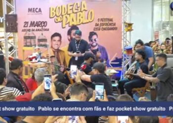 Pablo se encontra com fãs e faz pocket show gratuito