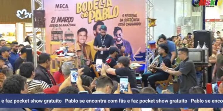 Pablo se encontra com fãs e faz pocket show gratuito