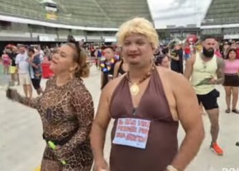 Evento gratuito reúne foliões no tradicional Bloco das Piranhas