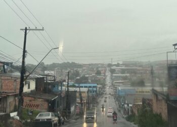 Manaus tomada por alagamentos e acidentes