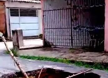 Cratera gigante ameaça engolir casas no Riacho Doce 2