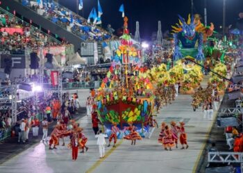 A Grande Família é a campeã do Carnaval de Manaus de 2026