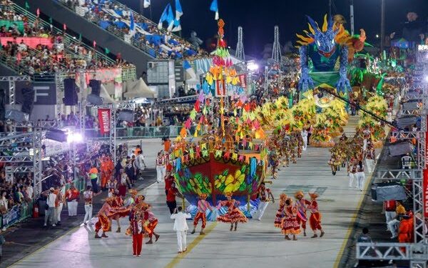 A Grande Família é a campeã do Carnaval de Manaus de 2026