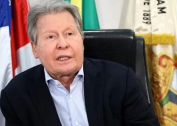 Ex-prefeito Arthur Virgílio é internado às pressas no Rio de Janeiro