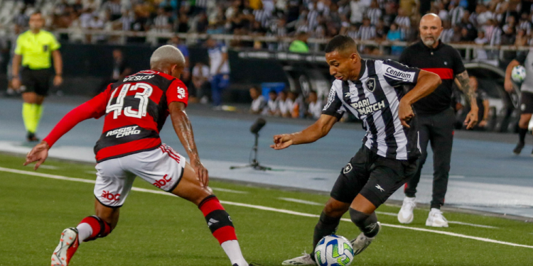 Flamengo apaga o Fogão e garante vaga na semifinal
