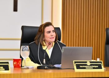 Presidente do TCE-AM pisa fundo: Yara intensifica plano de ação para acelerar análise de processos antigos