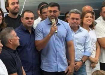 Já diziam os antigos: é preciso prudência e caldo de galinha. Wilson Lima decide continuar na poltrona, com a caneta e a chave do cofre