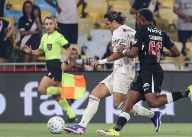 Vasco vence Fluminense pelo Brasileirão com gols no fim