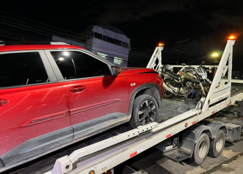 Idosa sofre traumatismo craniano em acidente provocado por alta velocidade