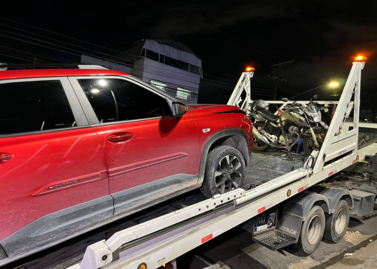 Idosa sofre traumatismo craniano em acidente provocado por alta velocidade