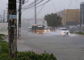 Atenção! Temporal causa inundações e transtornos no trânsito