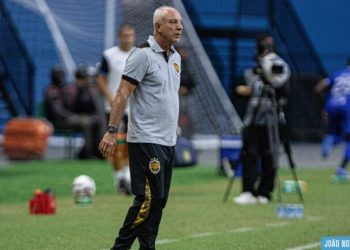 Onça-Pintada despede técnico após derrota
