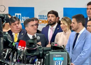 AGORA É DOS VERAS – David pede perdão por excessos e dá autonomia para Renato Júnior