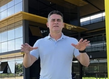 Dentro em pouco a luta ficará mais acirrada, com cada candidato majoritário usando de suas estratégias para chegar ao Palácio da Compensa
