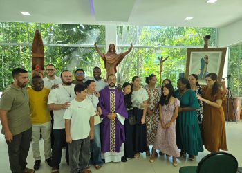 Comunidade em festa pela formação e santa missa