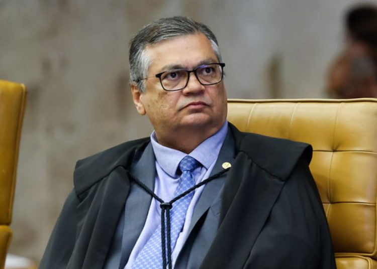 Dino acaba com aposentadoria compulsória como maior punição a juízes