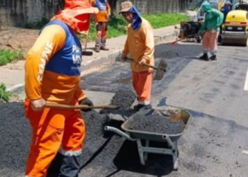 Prefeitura intensifica recuperação asfáltica da avenida Coronel Teixeira
