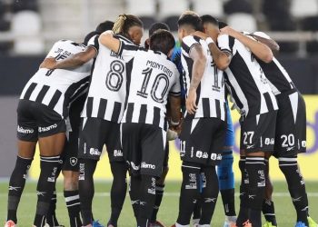 Botafogo sai atrás, empata com Caracas e estreia com 1 a 1 na Sul-Americana