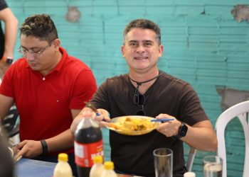 COMENDO PELAS BEIRADAS: David inicia agenda no interior e encontra boa recepção em Iranduba