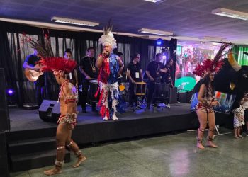 Carlinhos do Boi canta e encanta em evento filantrópico, no SESI