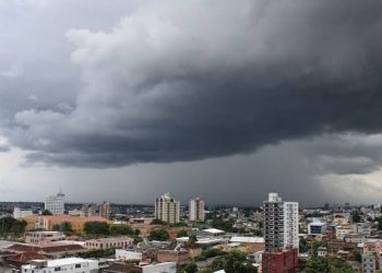 Atenção! Manaus entra em alerta para chuvas intensas nesta terça (14)