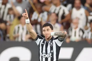 Alex Telles decide no fim e Botafogo vence a Chapecoense na Copa do Brasil