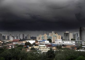 Chuvas fortes e risco de deslizamento, alerta Defesa Civil
