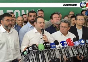 Roberto Cidade assume Governo do AM e fala à imprensa em coletiva oficial