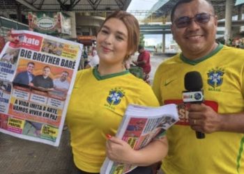 Promoção do jornal Maskate agita o terminal 5 e aumenta os leitores do Maskate