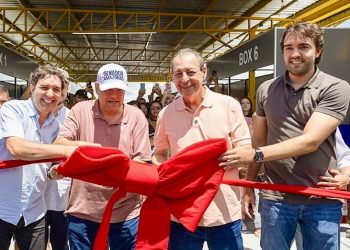 Novos terminais pesqueiros – Omar Aziz participa de entrega de Itacoatiara ao lado de Eduardo Braga, prefeito Mário Abrahim e lideranças
