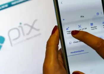 Novo golpe clona conversas no WhatsApp para desviar Pix