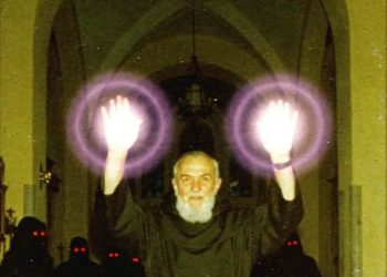 Os poderes inexplicáveis de Padre Pio