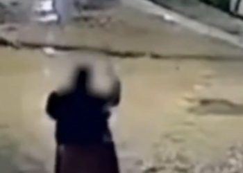 “Tá repreendido em nome de Jesus”: idosa usa a fé e espanta assaltantes no Amazonas; vídeo