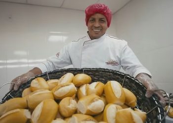 A guerra no Irã, inicialmente, afetou somente o preço dos combustíveis, mas agora está afetando o valor do alimento mais básico de todos: o pão francês. Houve reajuste em abril e em maio tudo indica que subirá mais ainda.