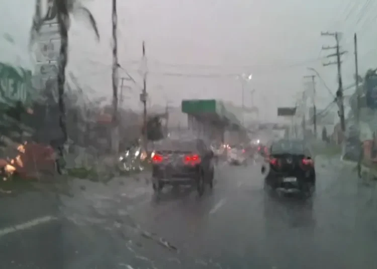 Manaus entra em alerta severo após chuvas intensas nesta segunda (4)