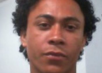 Com mais de 5 passagens, travesti é presa após roubo a residência em Manaus
